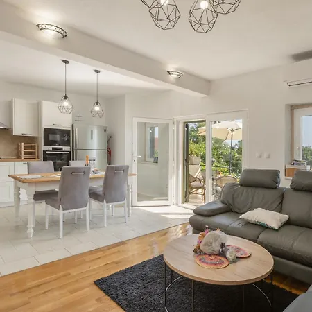 Stella With Heated Pool *