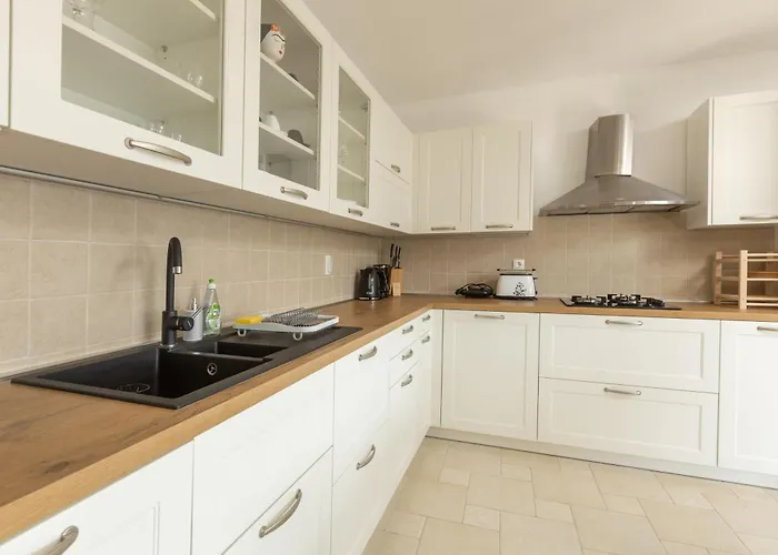 Stella With Heated Pool