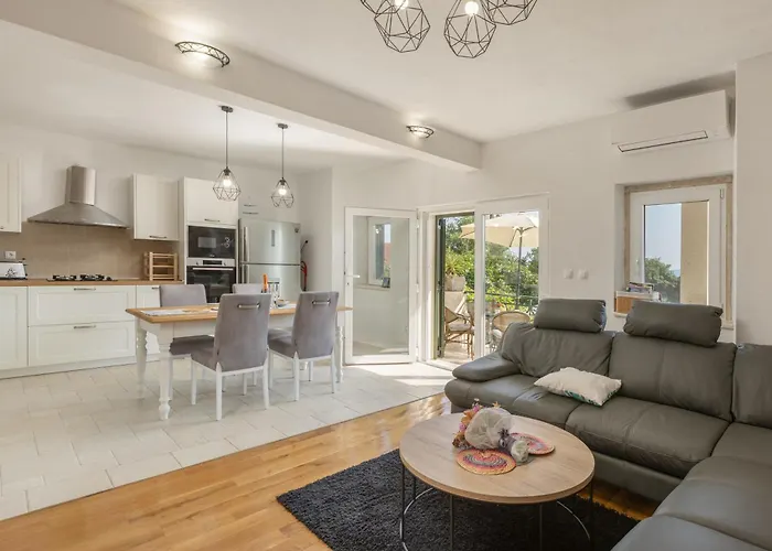 Stella With Heated Pool *