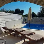 Stella With Heated Pool Podgora (Split-Dalmatia)