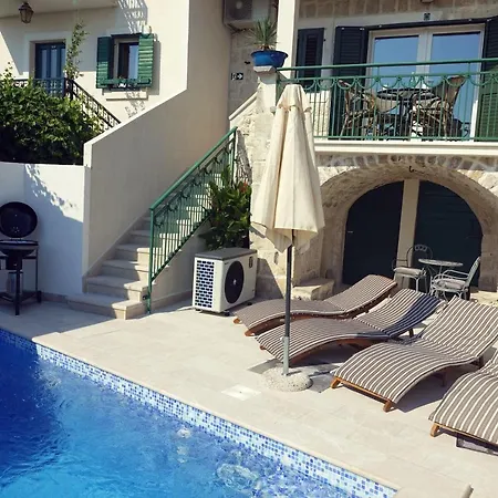 Villa Stella With Heated Pool Podgora