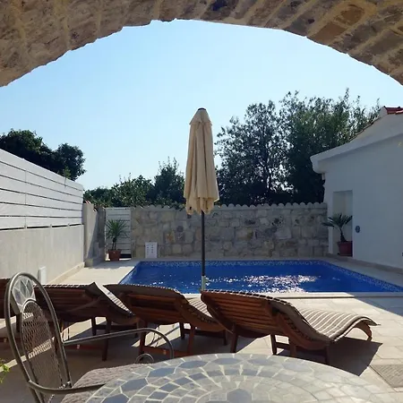 Villa Stella With Heated Pool Podgora