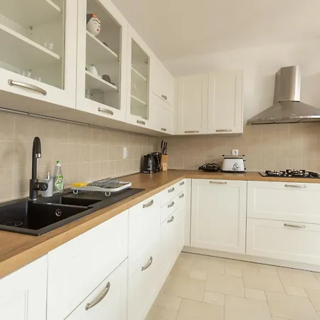 Stella With Heated Pool