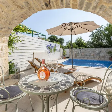 Stella With Heated Pool ヴィラ *