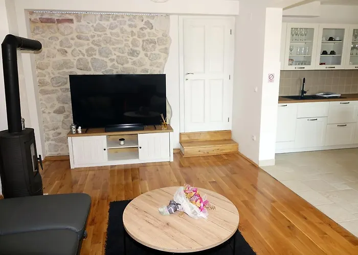 Stella With Heated Pool Villa *